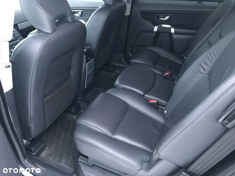 Volvo XC 90 3.2 AWD R-Design - 6