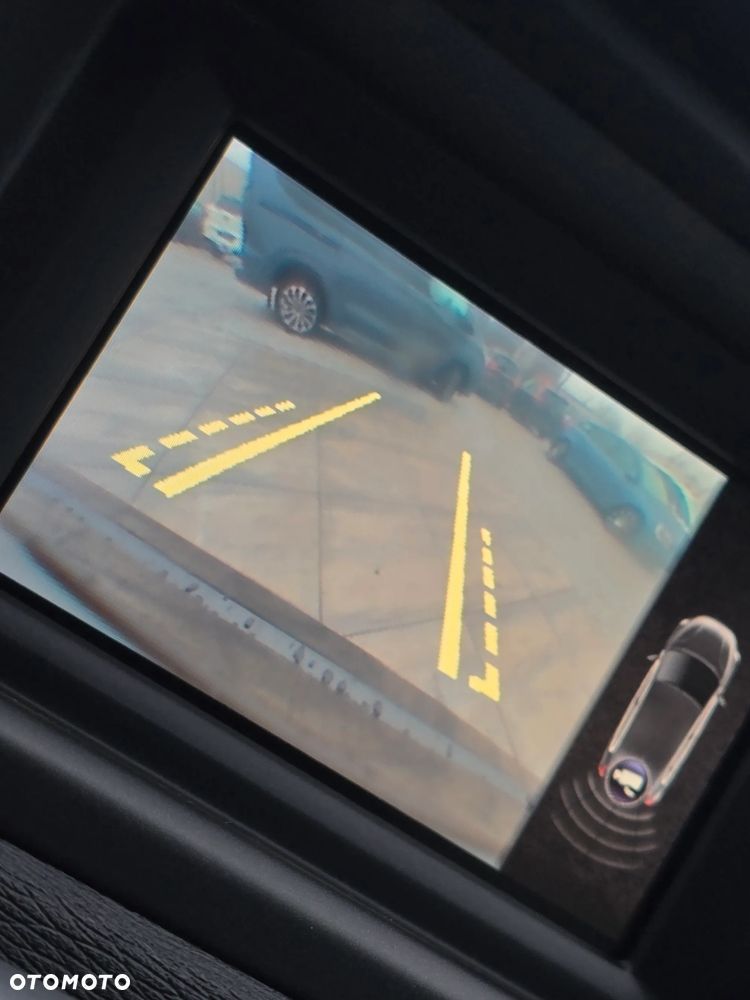 Volvo V40 D2 R Design - 36