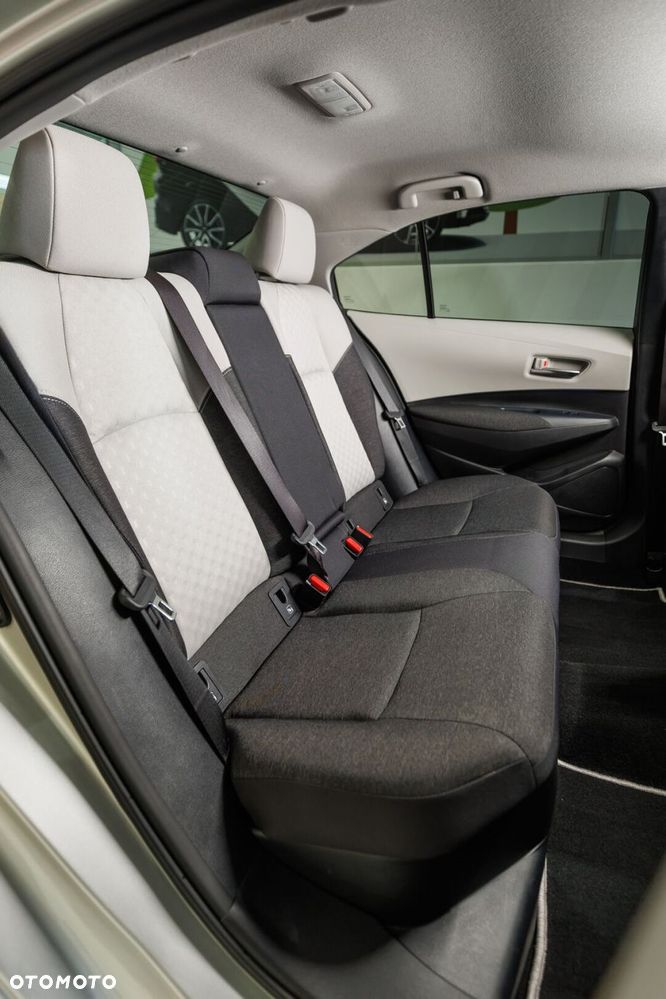 Toyota Corolla 1.8 Hybrid Style - 22