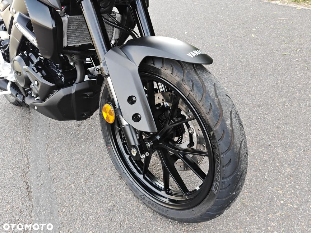 Yamaha MT - 17