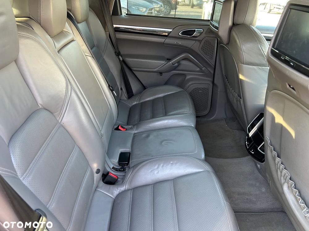 Porsche Cayenne Turbo Tiptronic S - 10