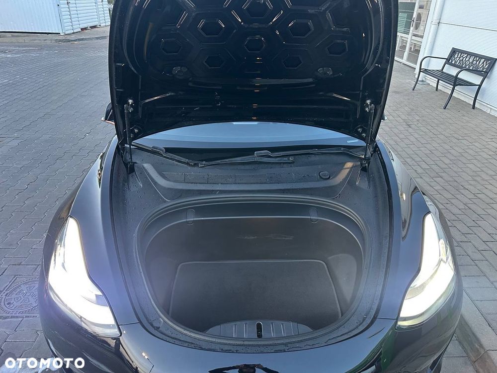 Tesla Model 3 Langstreckenbatterie Allradantrieb Dual Motor - 18