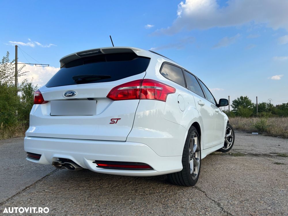 Ford Focus ST - 2