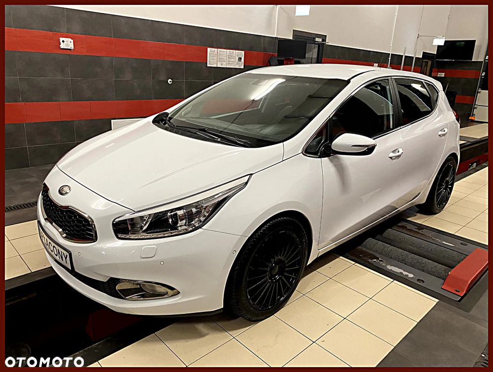 Kia Ceed 1.6 GDI Platinum Edition - 1