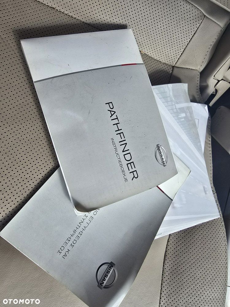 Nissan Pathfinder - 24