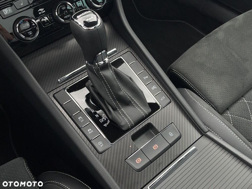 Skoda Superb 2.0 TSI 4x4 Sportline DSG - 38