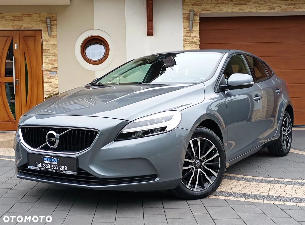 Volvo V40 D2 Momentum - 1