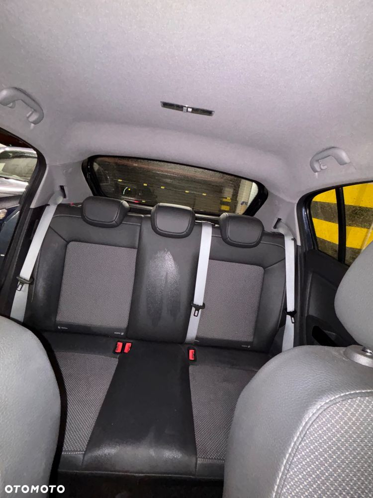 Opel Corsa 1.4 16V Enjoy - 6