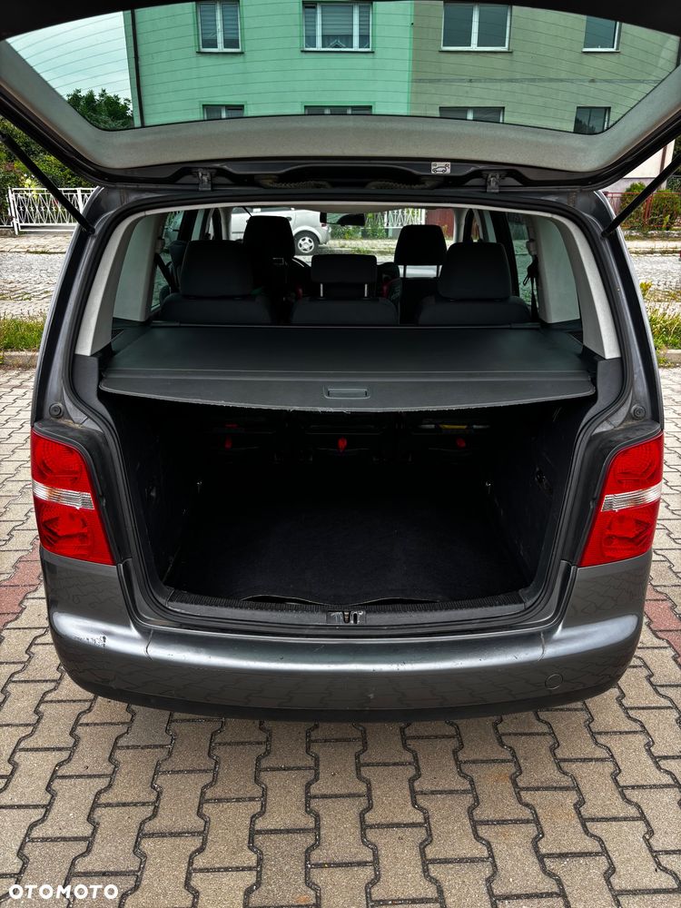 Volkswagen Touran - 6
