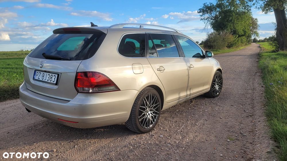 Volkswagen Golf 2.0 TDI DPF Highline - 19
