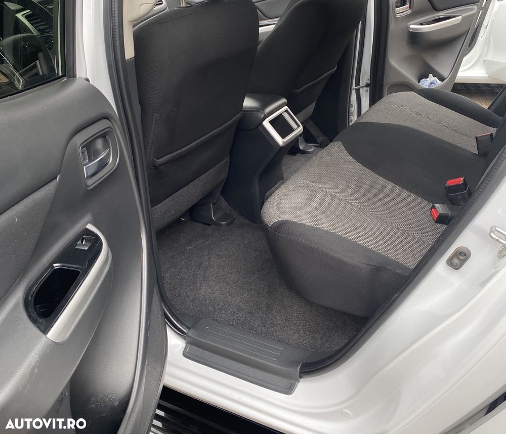 Mitsubishi L200 - 25