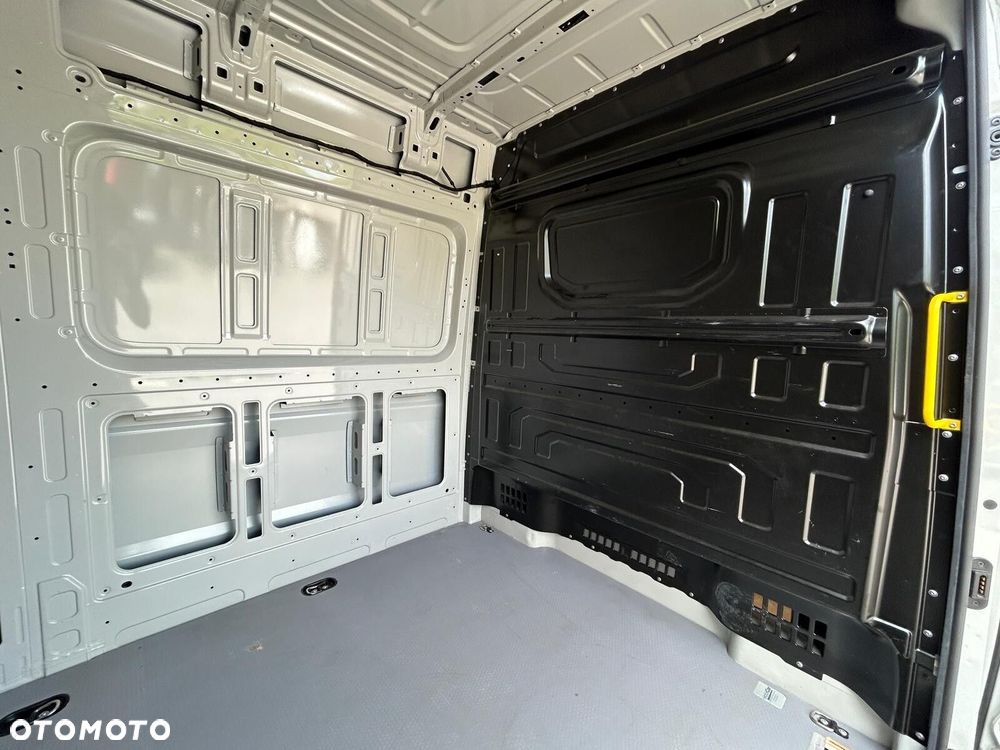 Volkswagen Crafter 35 Furgon, po liftingu L3H3, 2.0BiTDI 177KM, Wysoki dach, r.o. 3640mm - 11