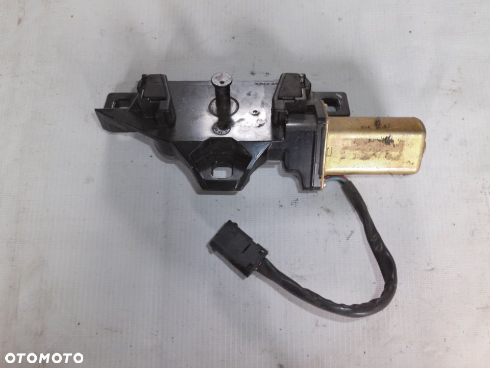BMW 7 E65 ZAMEK KLAPY TYŁ DOCIĄG 7014872 - 1