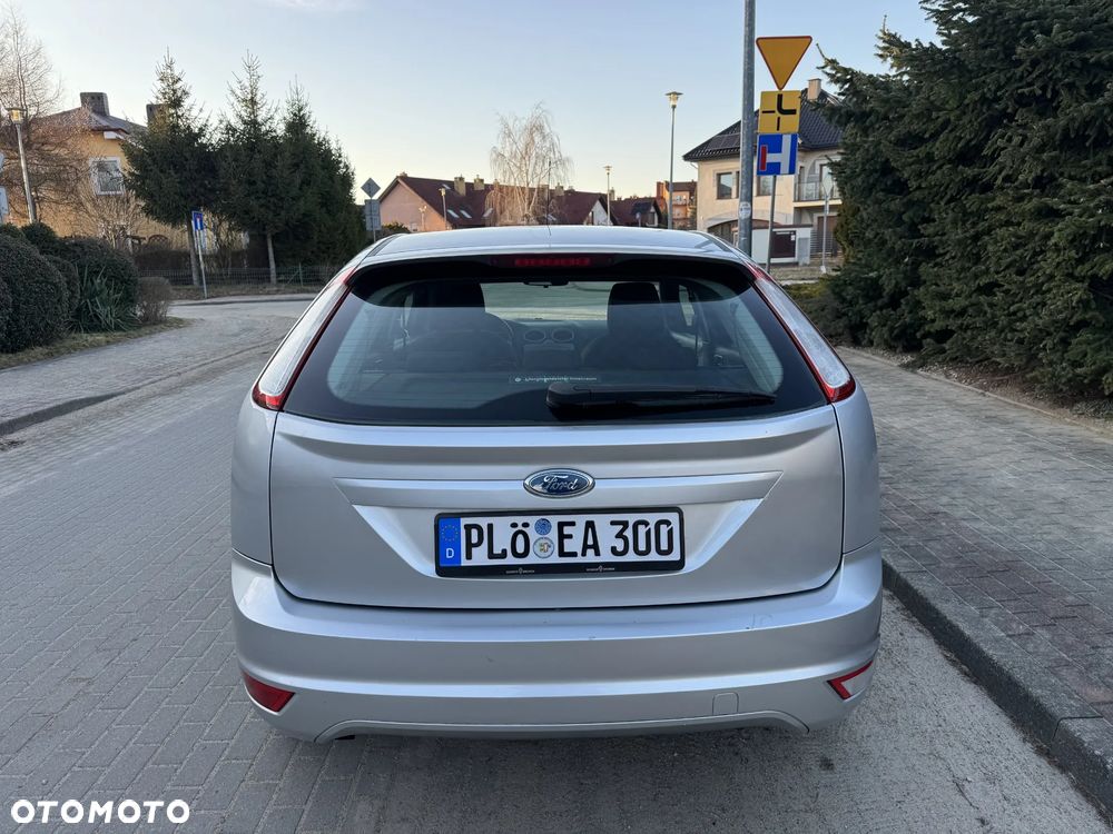 Ford Focus 1.6 16V Style+ - 17