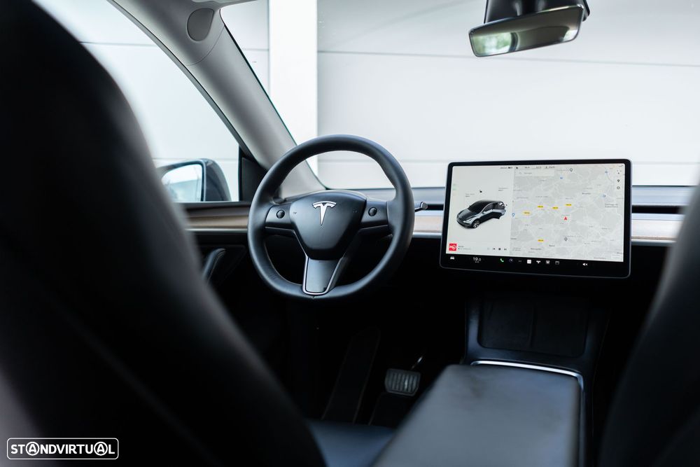 Tesla Model Y Long Range Dual Motor AWD - 19