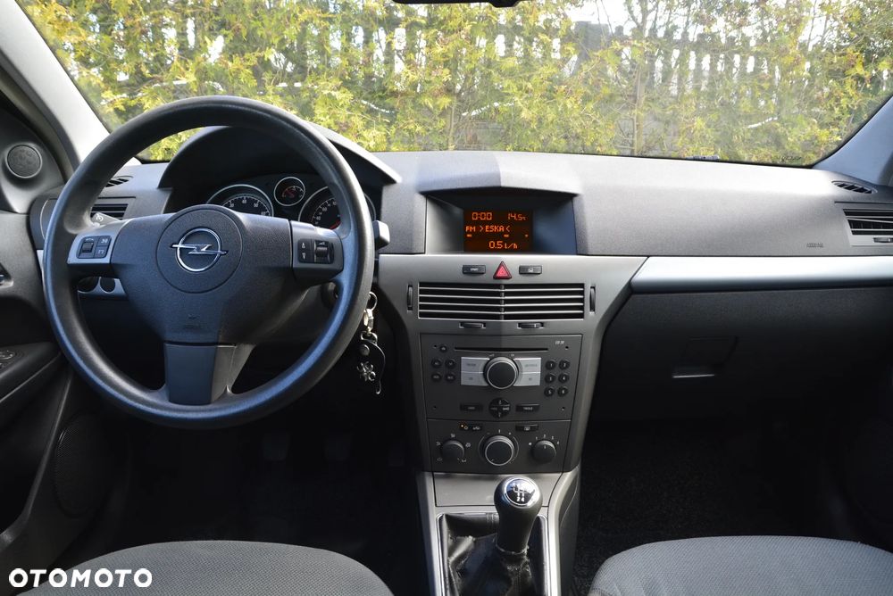 Opel Astra 1.6 Sport - 26