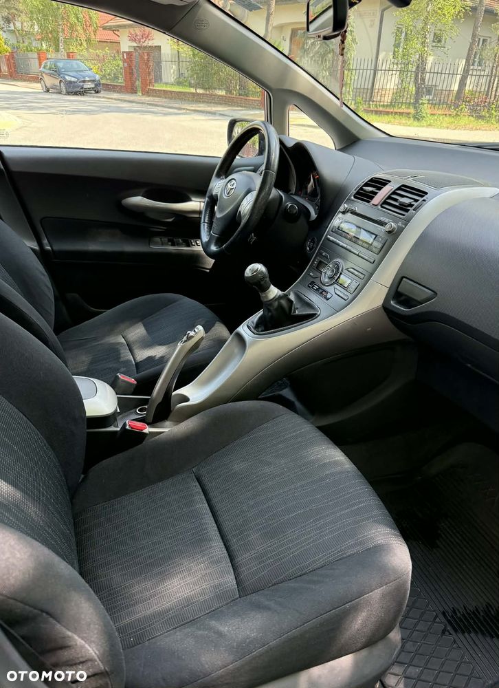 Toyota Auris 1.6 VVT-i Executive - 5
