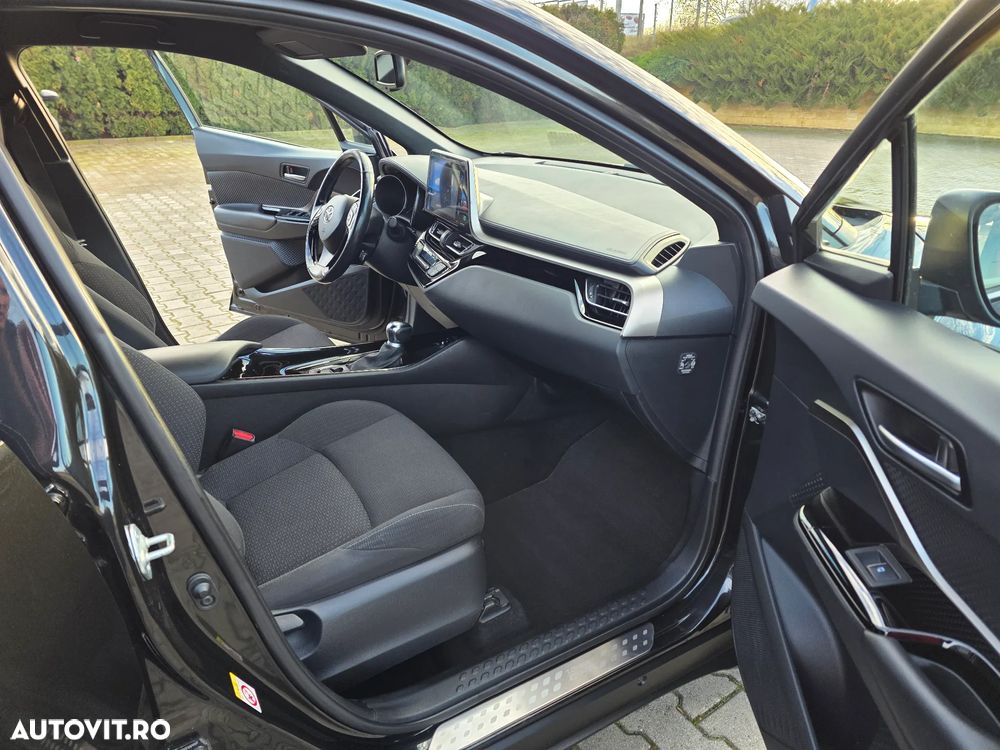 Toyota C-HR Hybrid Club - 8