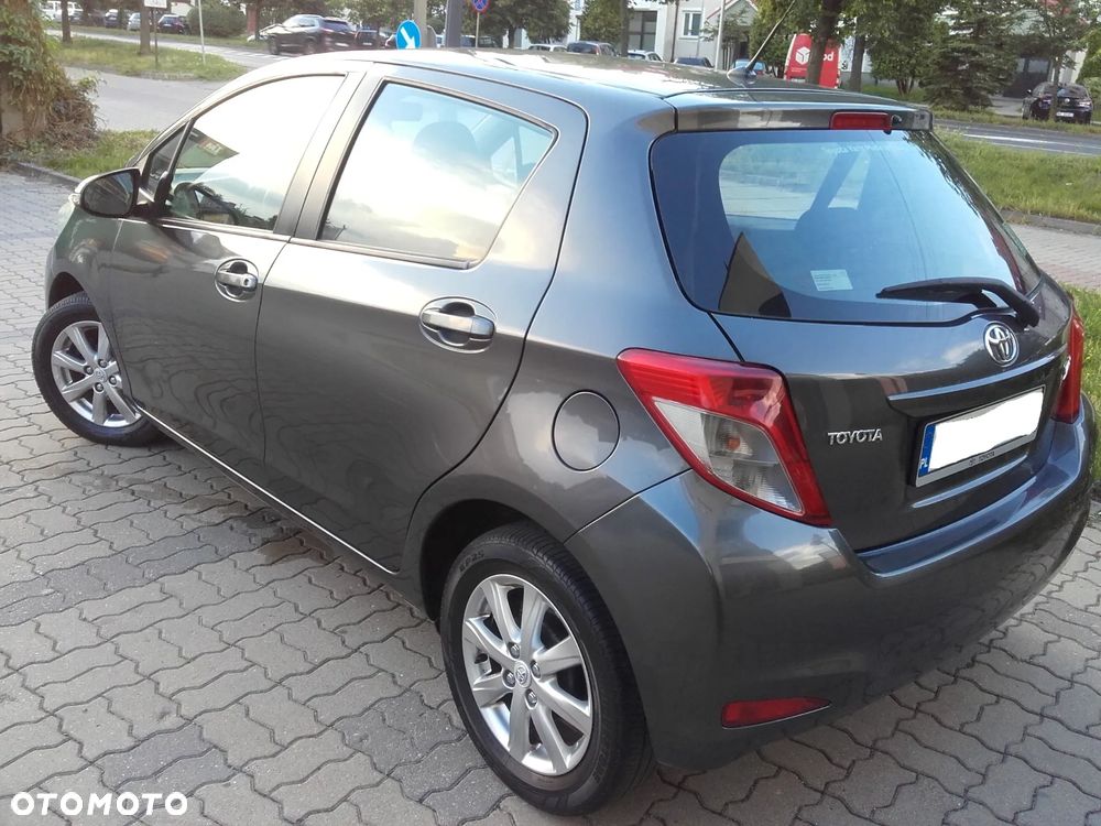 Toyota Yaris - 10
