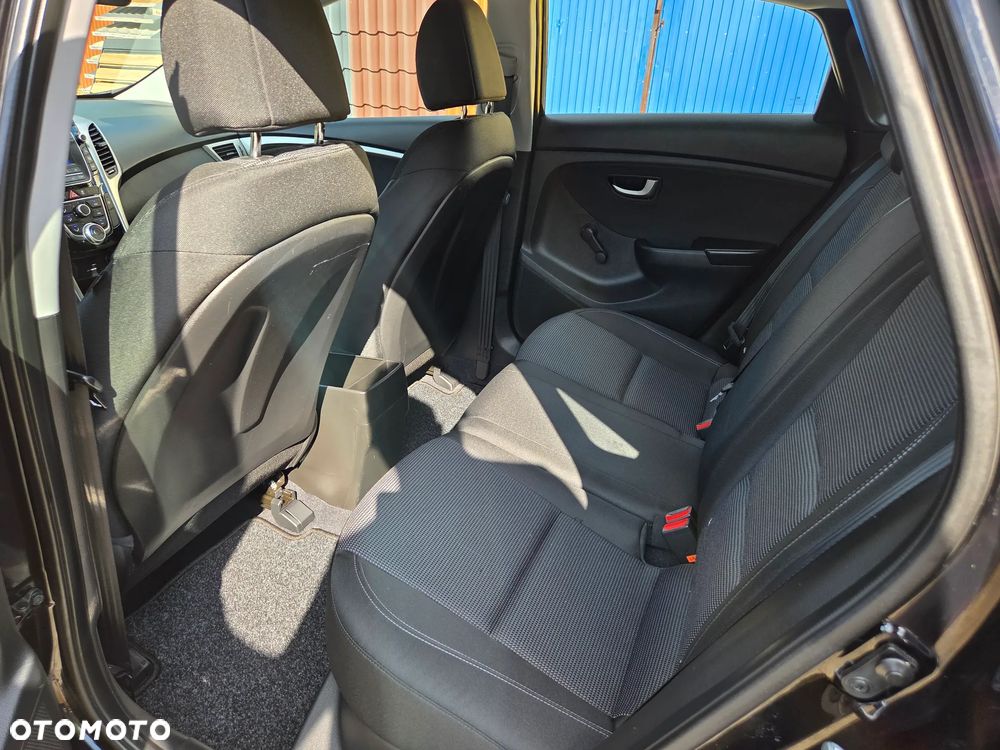 Hyundai i30 blue 1.4 Passion - 16