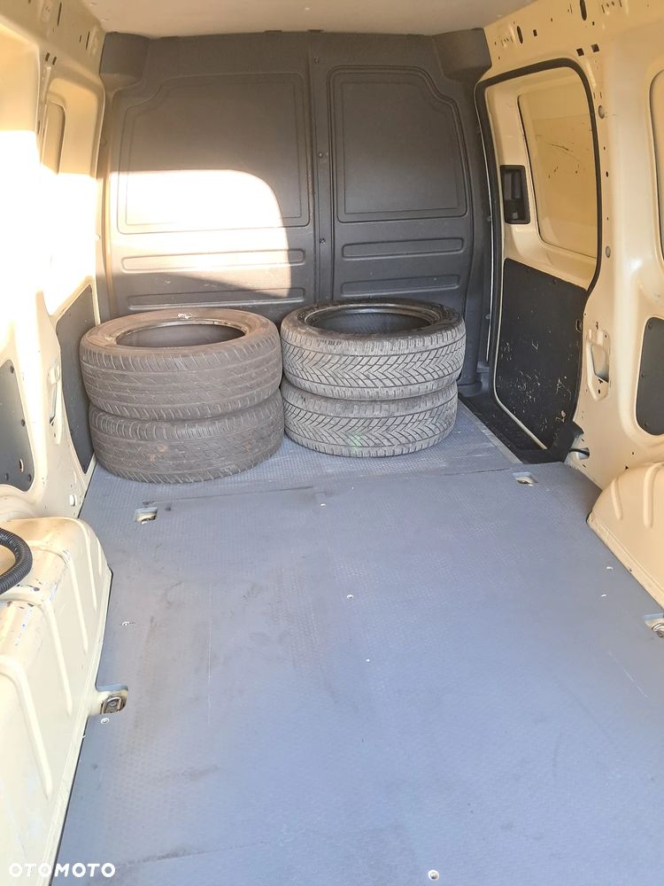Volkswagen Caddy - 28