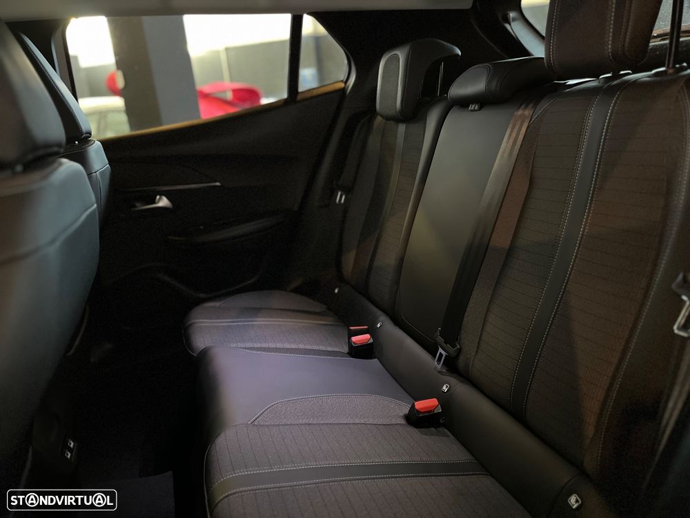 Peugeot 2008 1.2 Allure - 34
