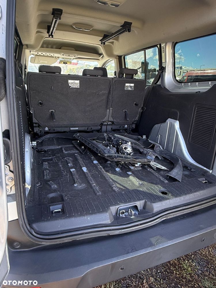 Ford Transit Connect - 14