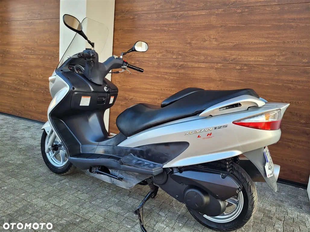 Suzuki Burgman - 14