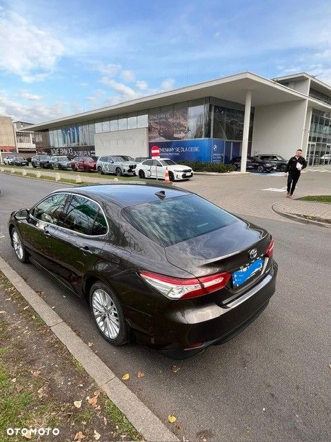 Toyota Camry 2.5 Hybrid Executive CVT - 2