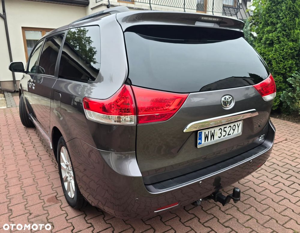 Toyota Sienna 3.5 V6 XLE AWD - 10