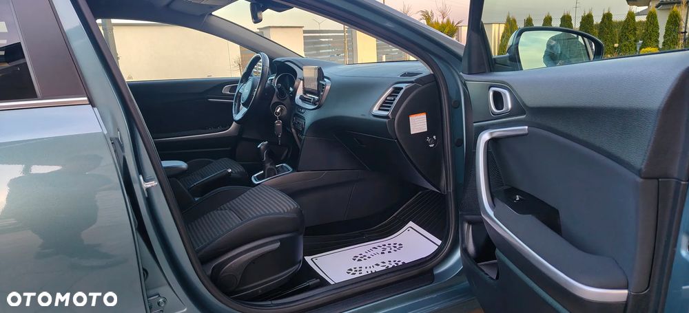 Kia Ceed ver-1-6-crdi-mhev-business-line - 26