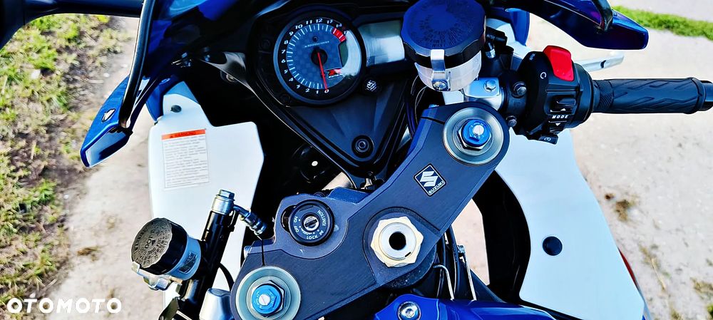 Suzuki GSX-R - 10