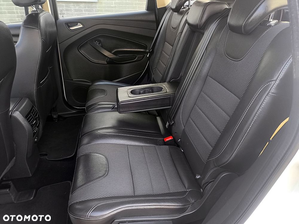 Ford Kuga 2.0 TDCi 2x4 Titanium - 28