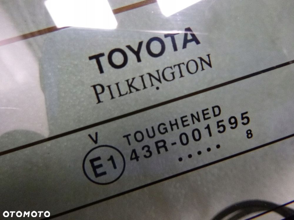TOYOTA AURIS SZYBA TYLNA TYŁ hatchback - 14