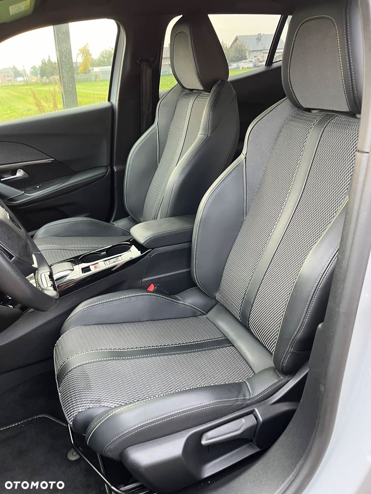 Peugeot 2008 PureTech 130 EAT8 GT - 7