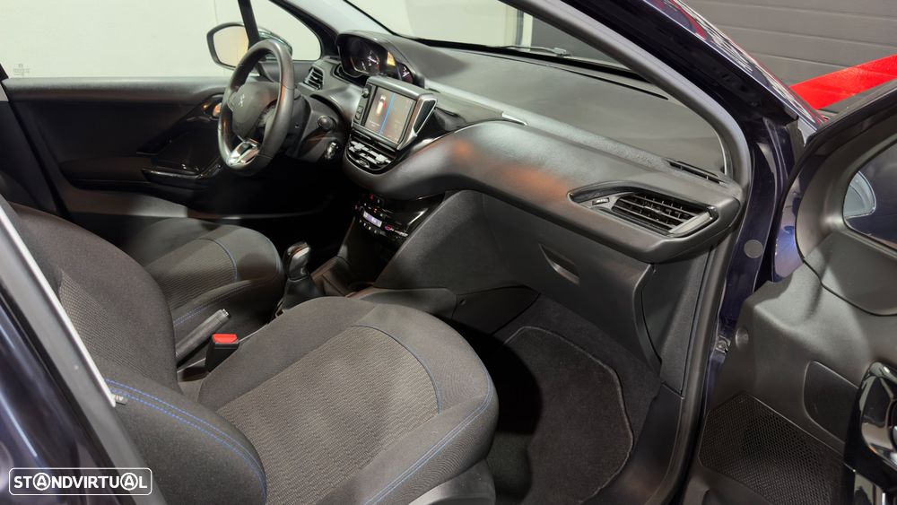 Peugeot 208 1.2 PureTech Signature - 14