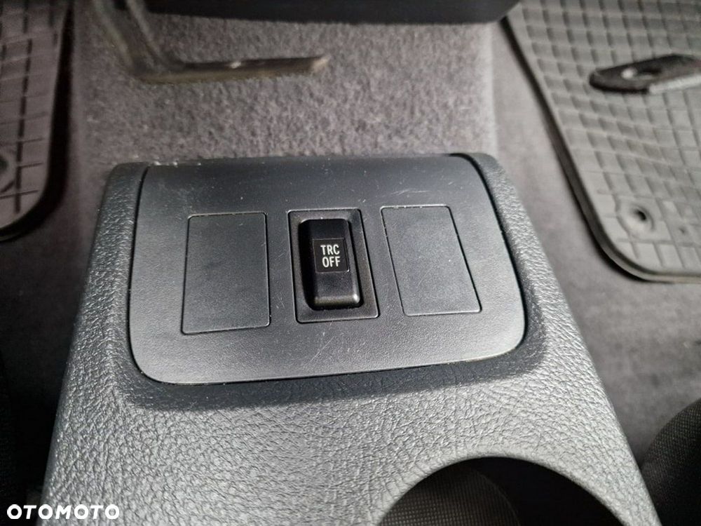 Toyota Corolla Verso - 25