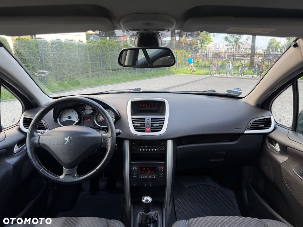 Peugeot 207 - 7