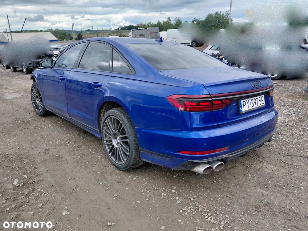 Audi S8 - 3