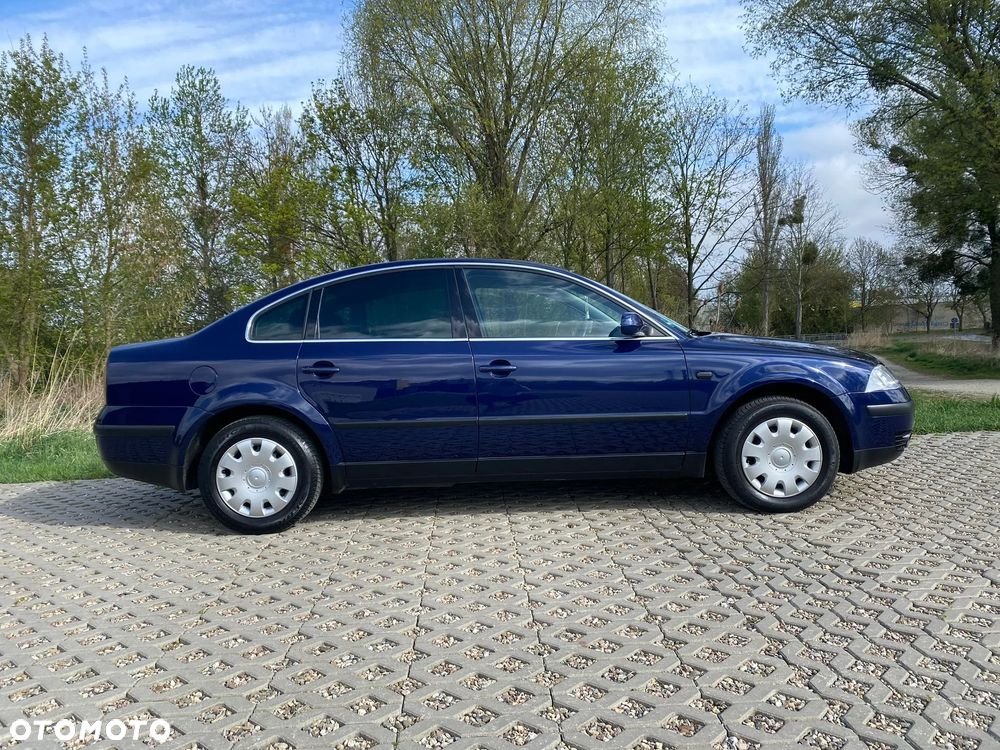 Volkswagen Passat - 11