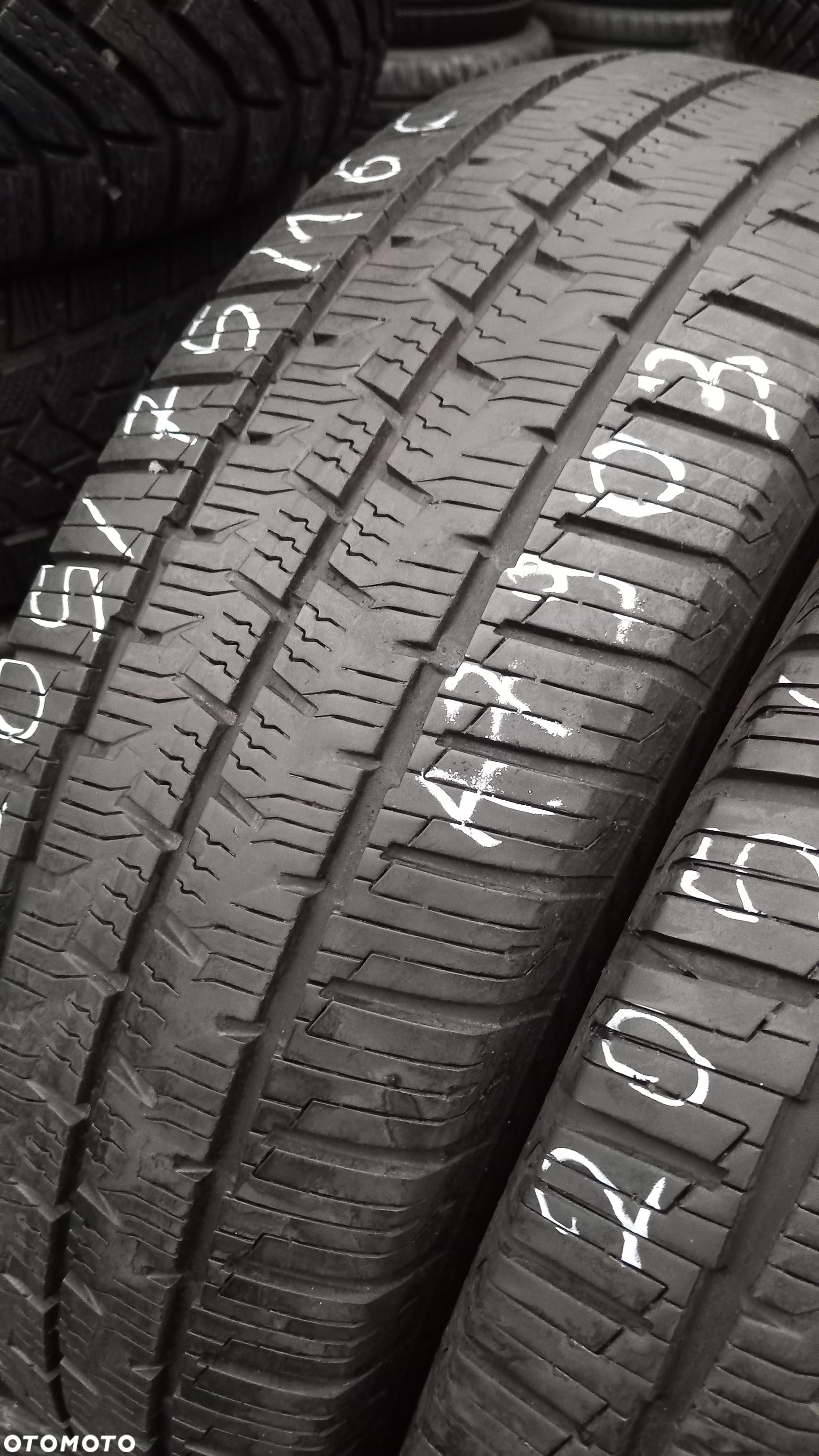 205/75/16C Continental Van Contact 4 Season 110/108R - 2