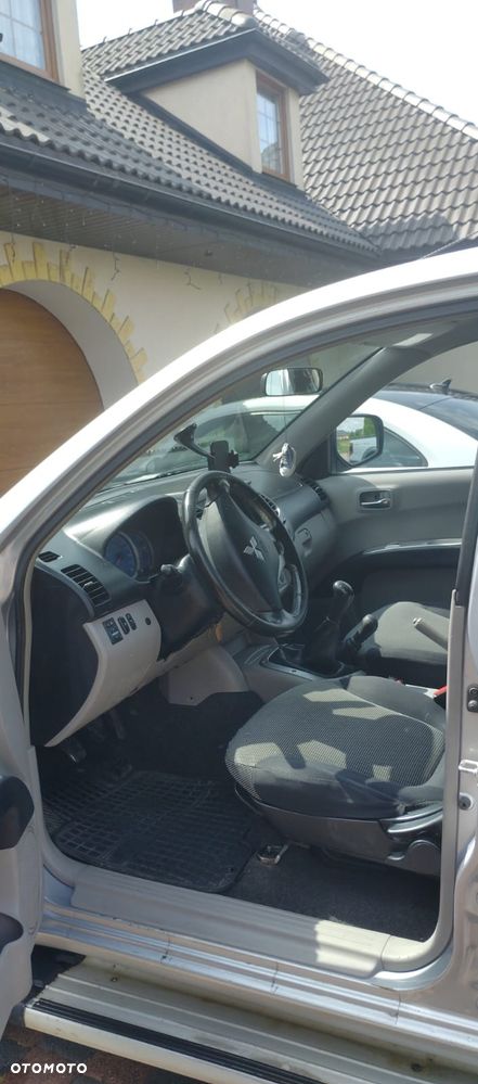 Mitsubishi L200 - 6