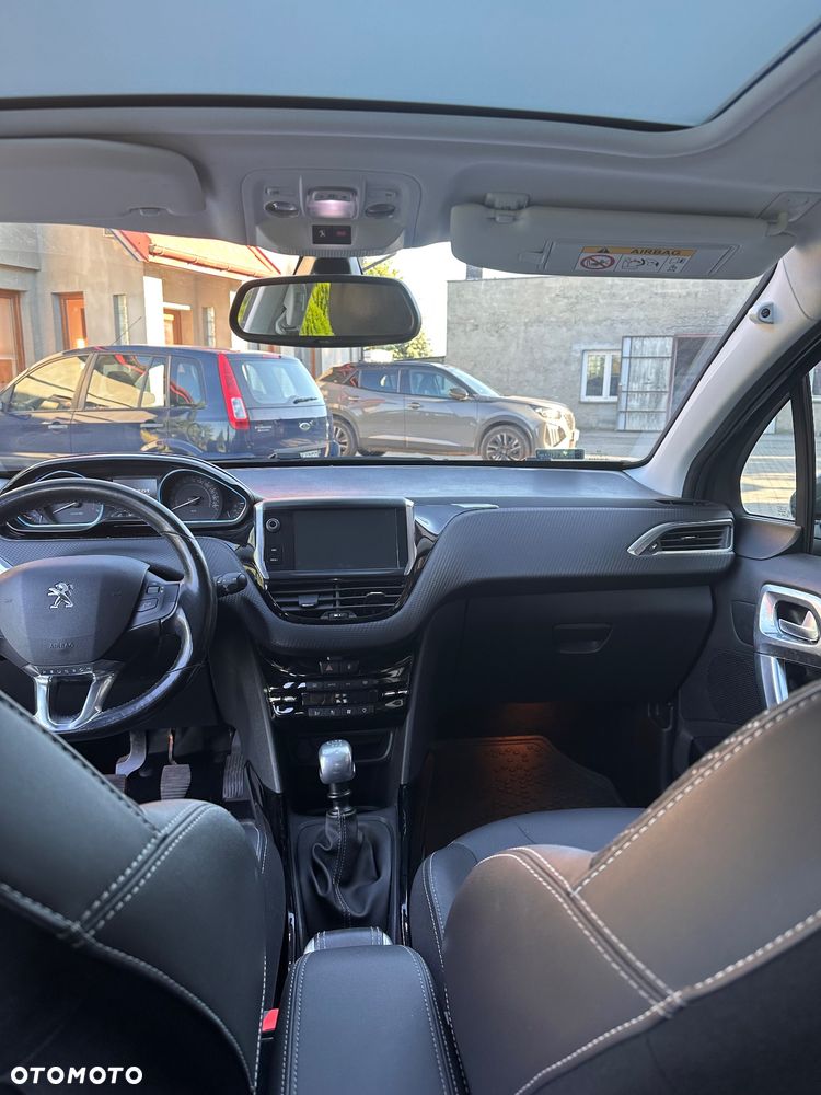 Peugeot 2008 1.2 Pure Tech GPF Allure S&S - 11