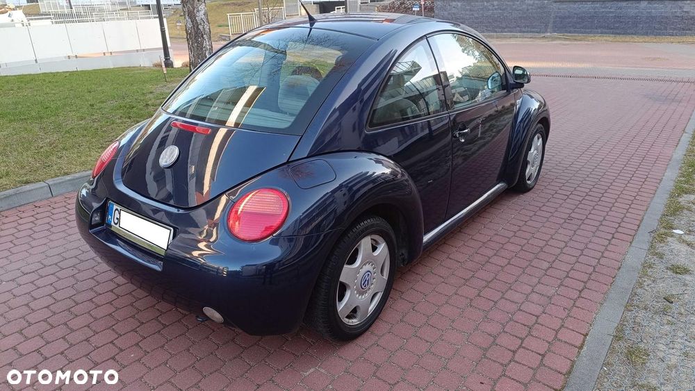 Volkswagen New Beetle - 8