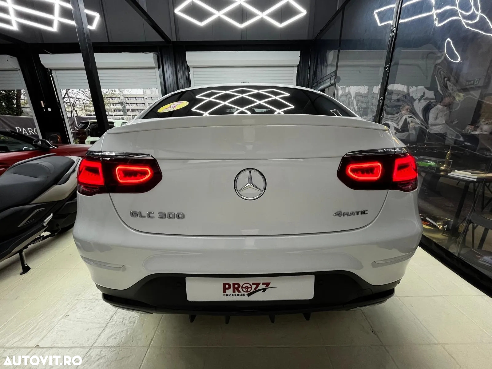 Mercedes-Benz GLC Coupe 300 4Matic 9G-TRONIC AMG Line - 5