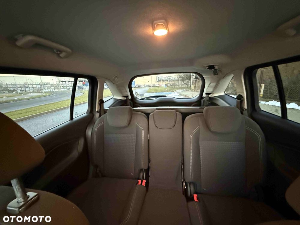 Ford Grand C-MAX - 30