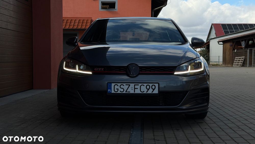 Volkswagen Golf - 12