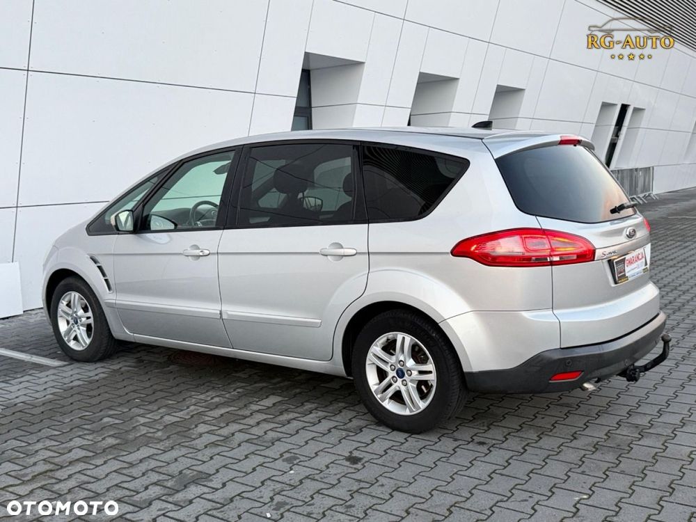 Ford S-Max - 12