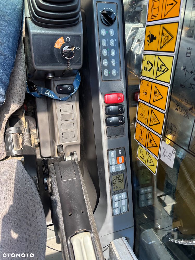 Caterpillar CAT M318F ROK 2019 PODPORY PLUG 1 WLASCICIEL - 30