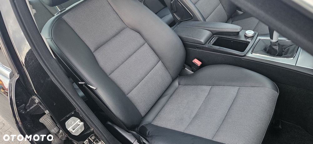 Mercedes-Benz Klasa C 180 BlueEFFICIENCY Avantgarde - 30